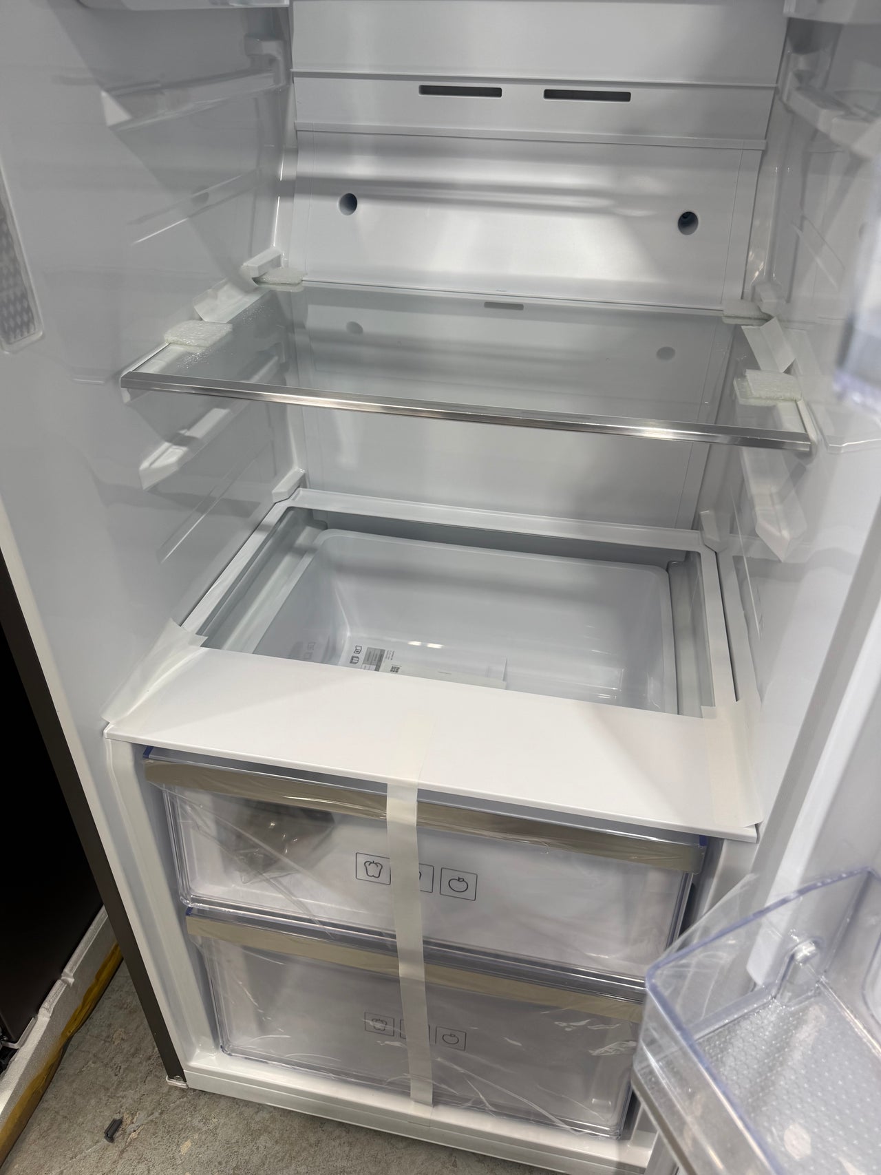Transportation damaged Samsung 387L Bespoke Vertical Fridge – Stainless Steel Model: SRP406RS / RR39M71357F - Second Hand Appliances Geebung