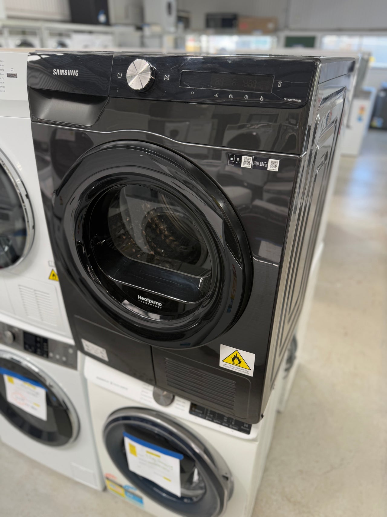 Transportation damaged Samsung 8kg Heat Pump Smart Dryer with Intelligent AI Dry DV80T5420AB - Second Hand Appliances Geebung