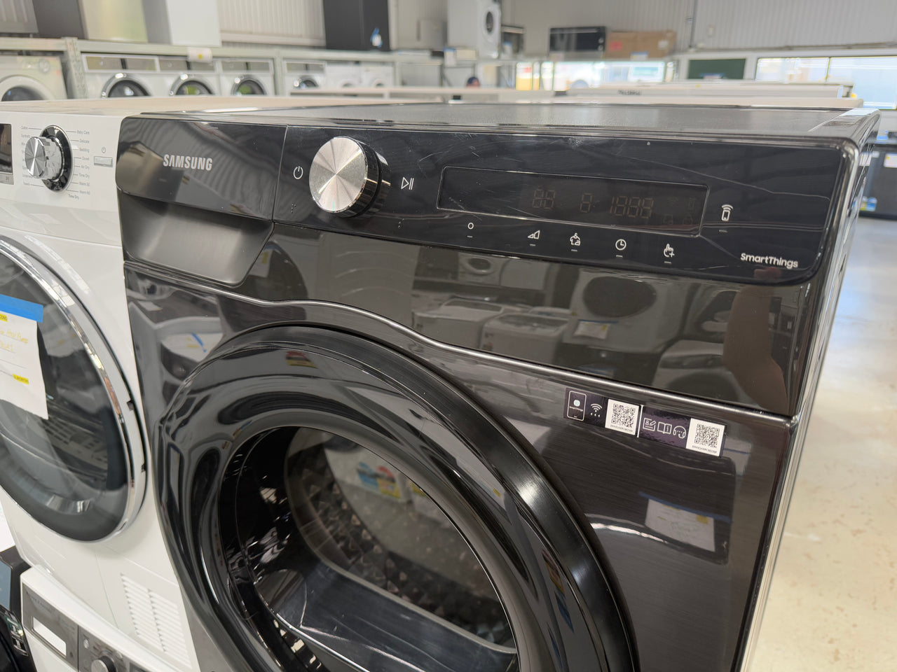 Transportation damaged Samsung 8kg Heat Pump Smart Dryer with Intelligent AI Dry DV80T5420AB - Second Hand Appliances Geebung