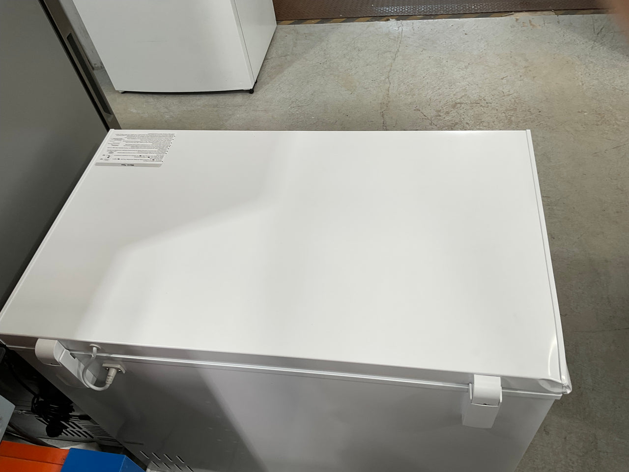 Transportation damaged Solt 233L Hybrid Chest Fridge / Freezer – Model: GGSCF233FF - Second Hand Appliances Geebung