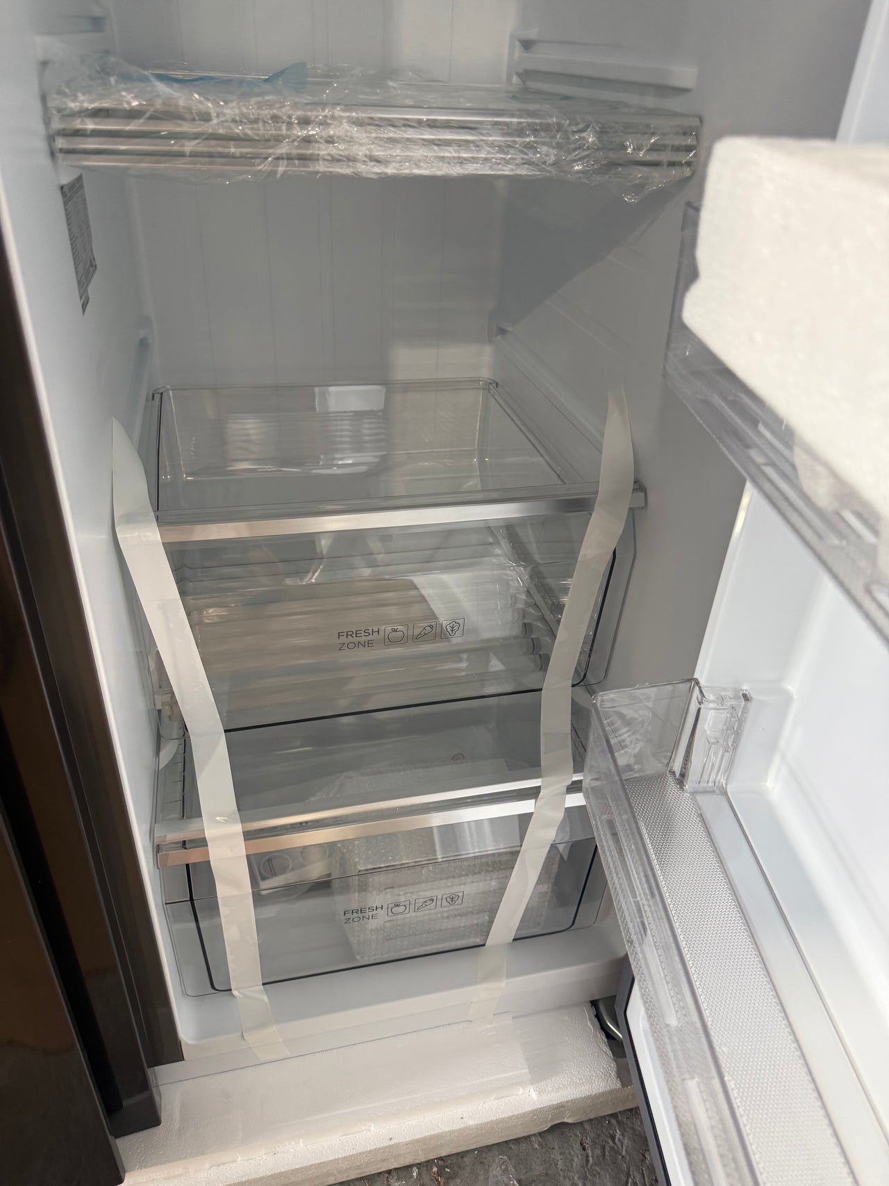 Transportation damaged TCL TRF630SHG 631L Side‑by‑Side Fridge - Second Hand Appliances Geebung