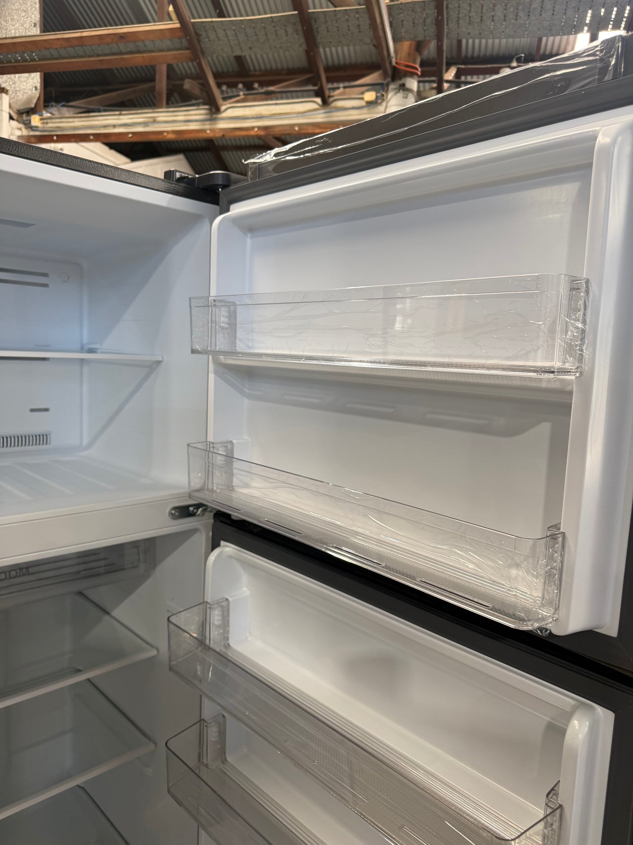 Transportation damaged TCL TRF491TG 420L Top Mount Refrigerator – Crystal Ash Grey - Second Hand Appliances Geebung