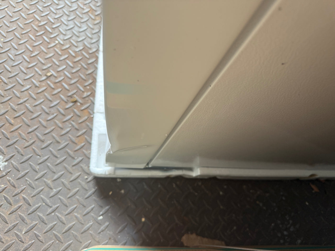 Buy Transportation damaged Westinghouse 425 L Bottom Mount Fridge – White (WBE4302WCR) |  | [product_variant] | Second Hand Appliances Geebung Brisbane