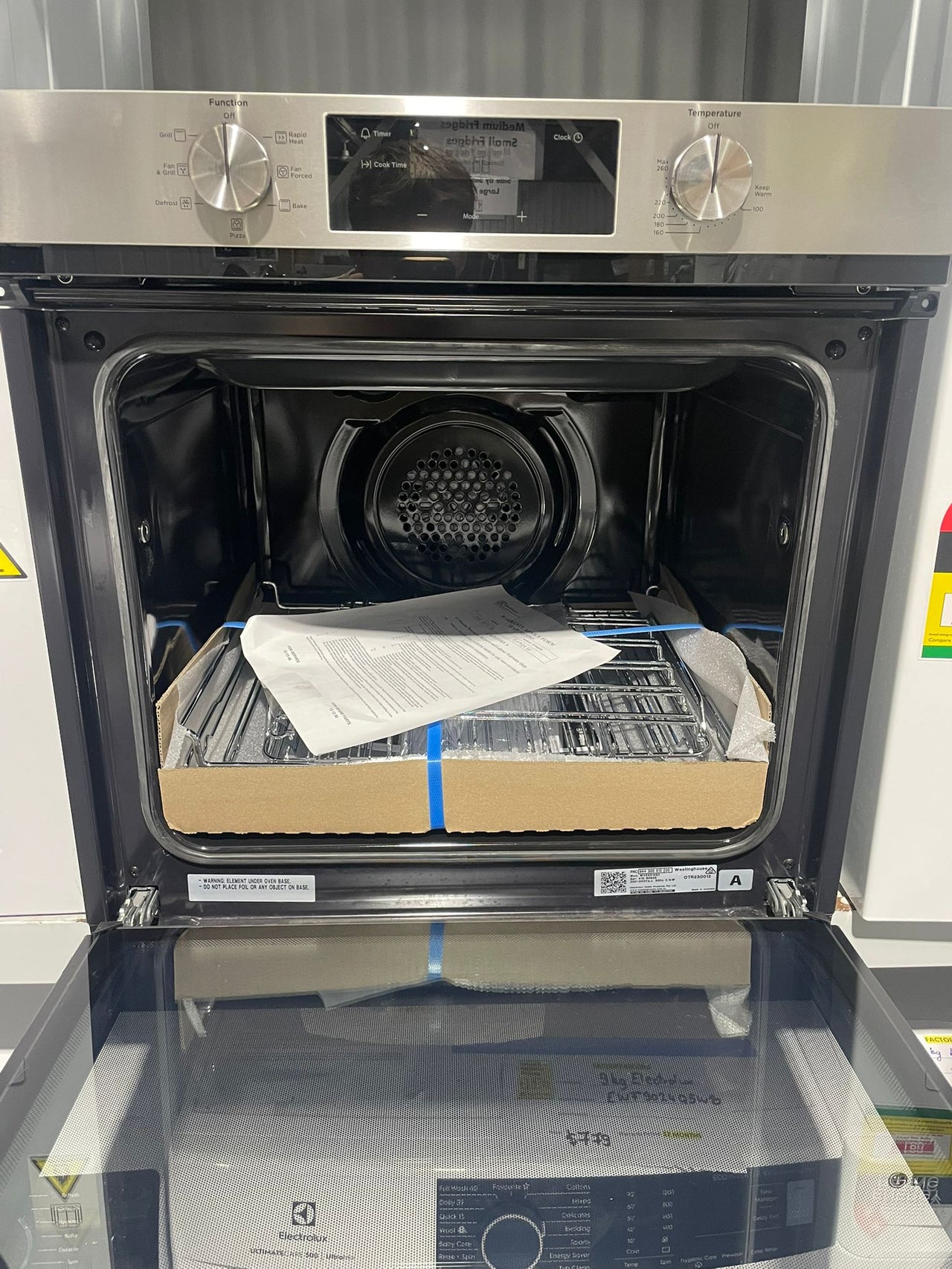 Transportation damaged Westinghouse 60cm Multi-Function Built-In Electric Oven – Stainless Steel WVE6515SD - Second Hand Appliances Geebung