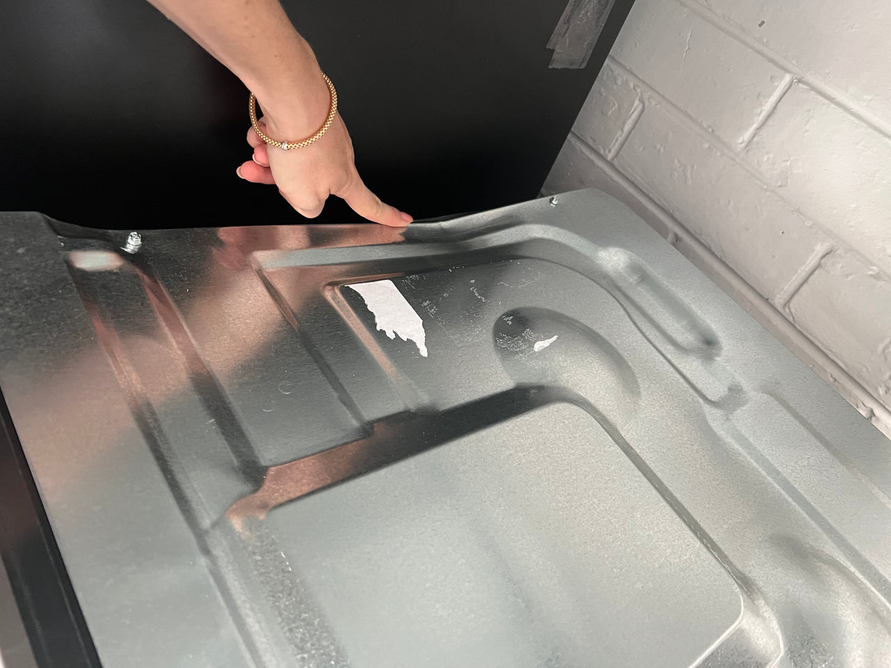 Transportation damaged Westinghouse 60cm Pyrolytic Oven WVEP6716DD - Second Hand Appliances Geebung