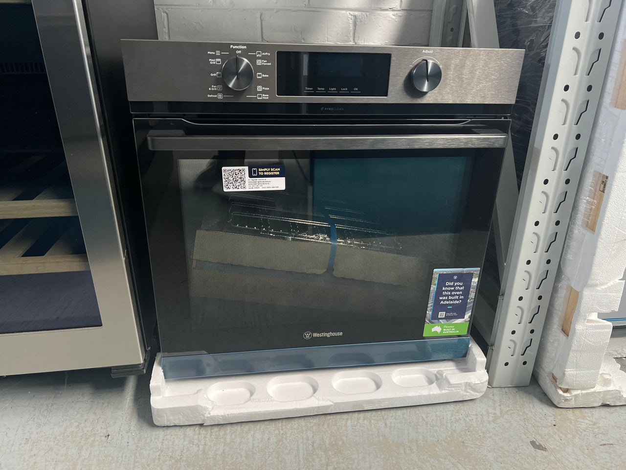 Transportation damaged Westinghouse 60cm Pyrolytic Oven WVEP6716DD - Second Hand Appliances Geebung