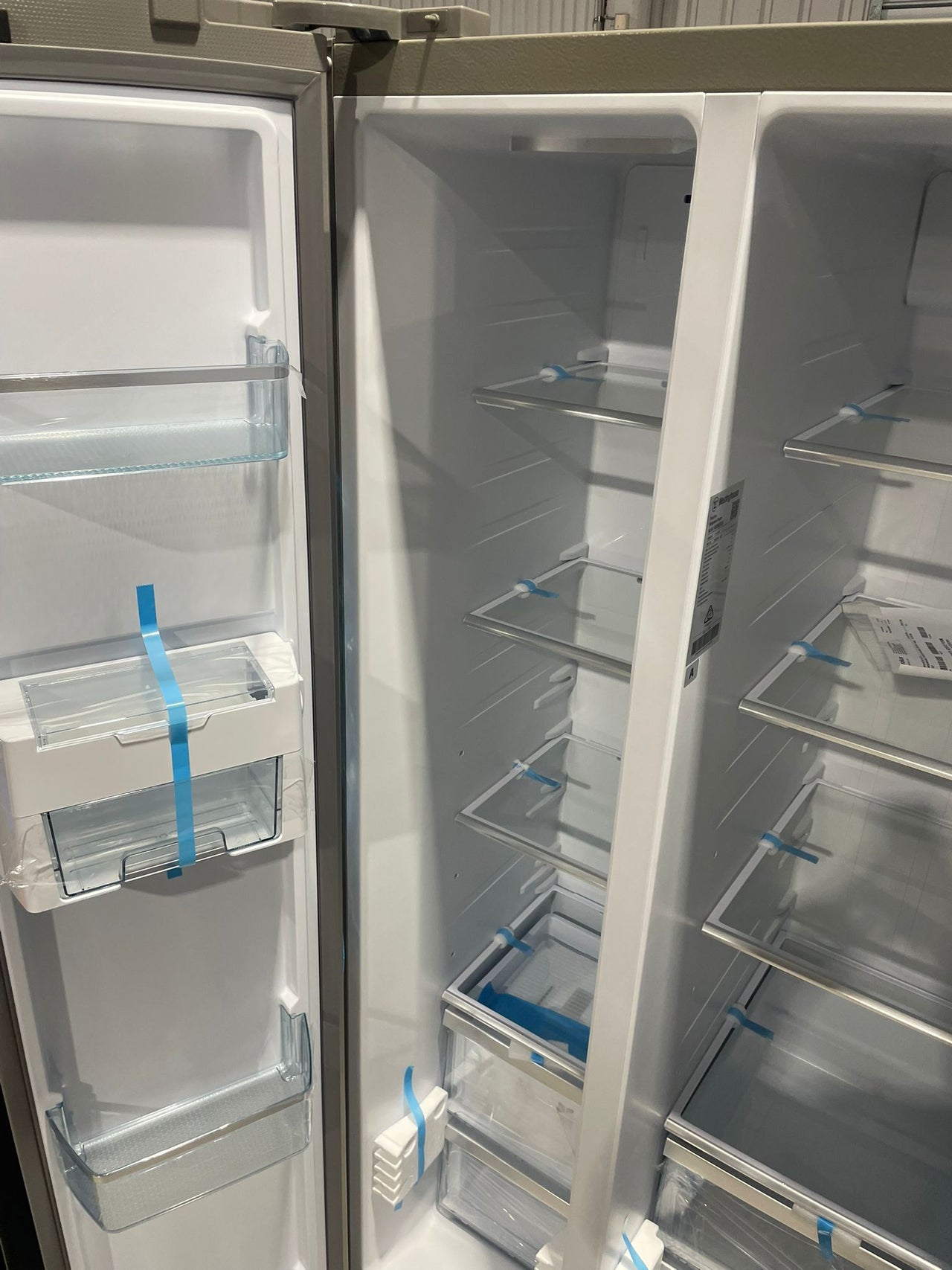 Transportation damaged Westinghouse 624L Side by Side Refrigerator – Stainless Steel  Model: WSE6630SA - Second Hand Appliances Geebung