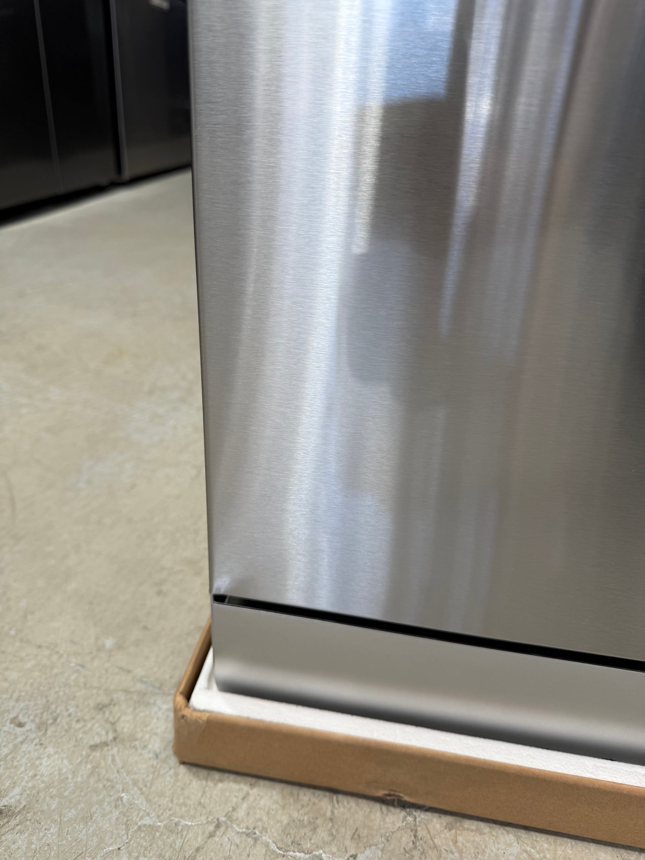 Transportation damaged Westinghouse WSF6606XB 60cm Stainless Steel Freestanding Dishwasher - Second Hand Appliances Geebung