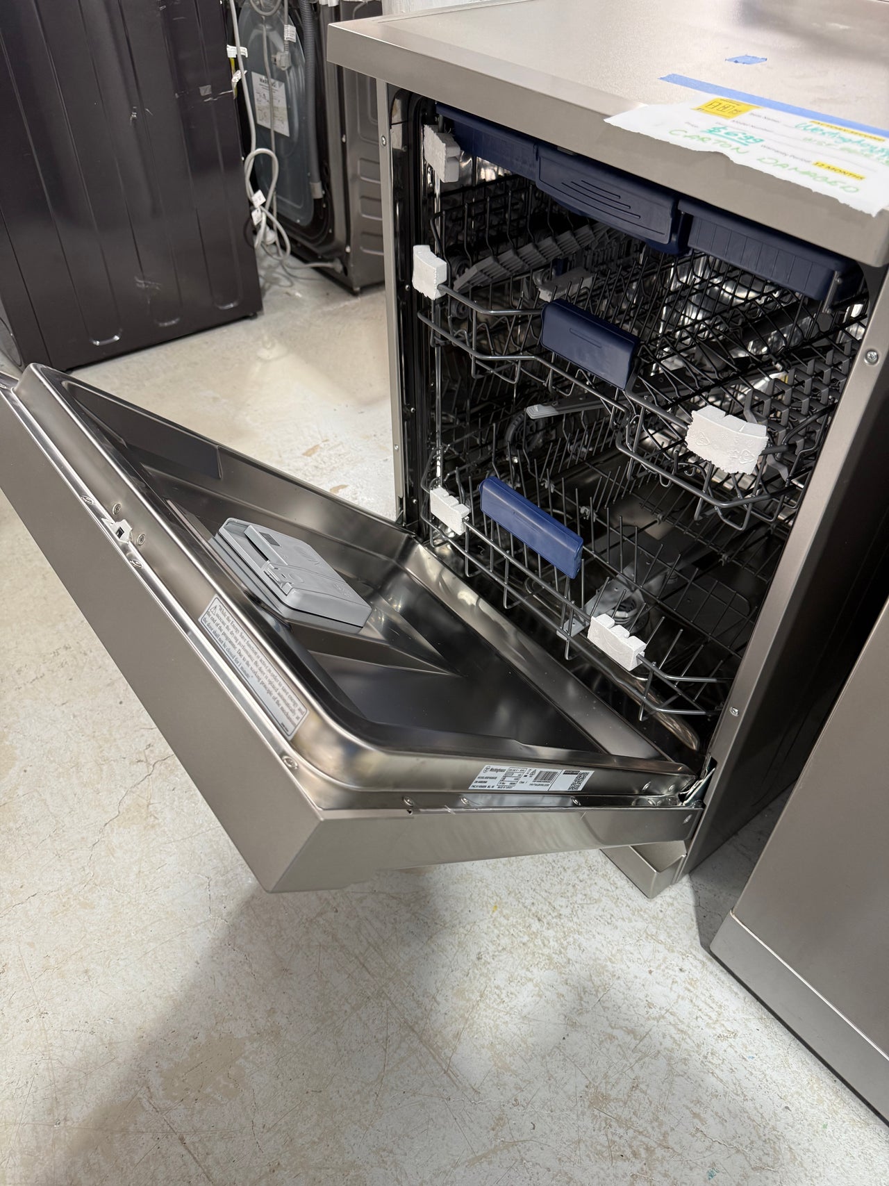 Transportation damaged Westinghouse WSF6606XB 60cm Stainless Steel Freestanding Dishwasher - Second Hand Appliances Geebung