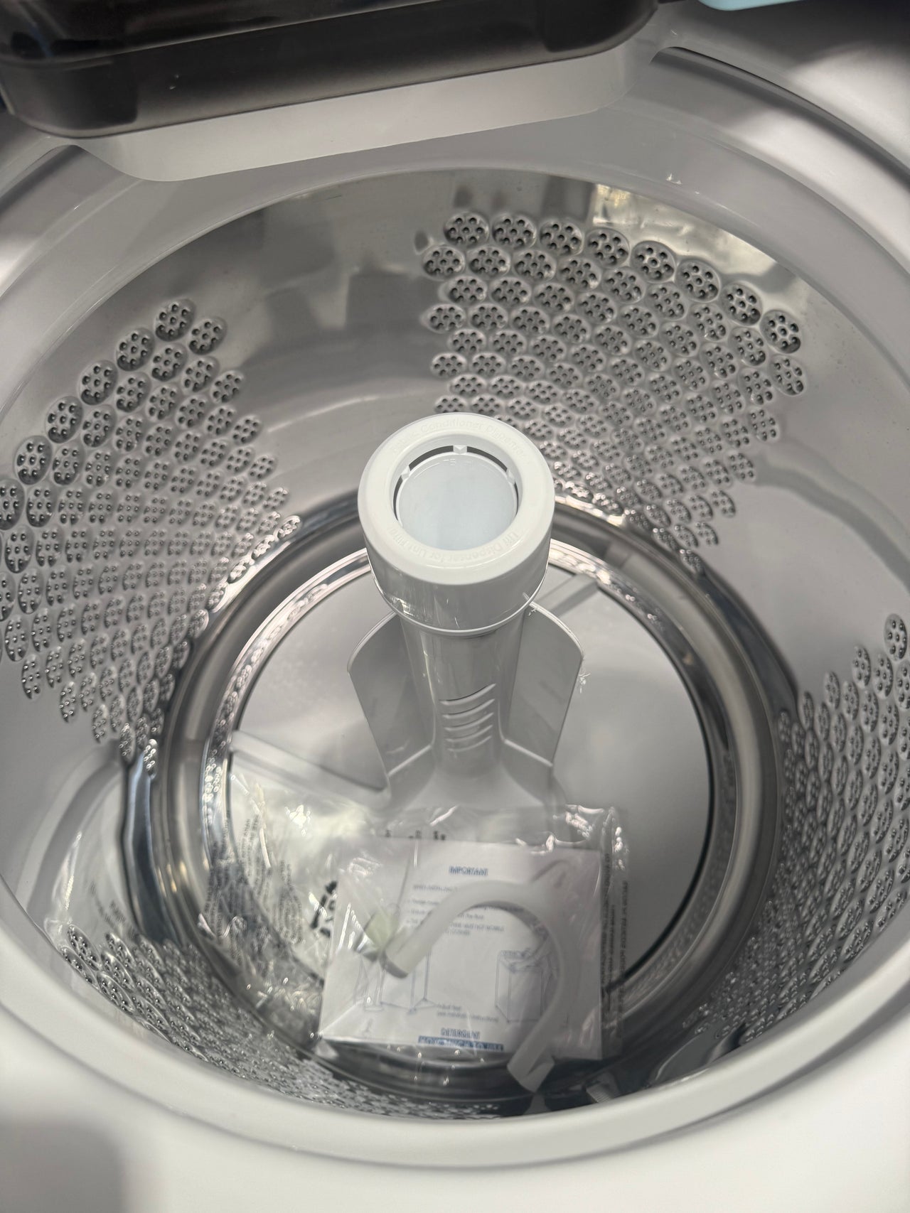 Transportation damaged Westinghouse WWT9084C7SA – 9 kg EasyCare Top Load Washing Machine - Second Hand Appliances Geebung