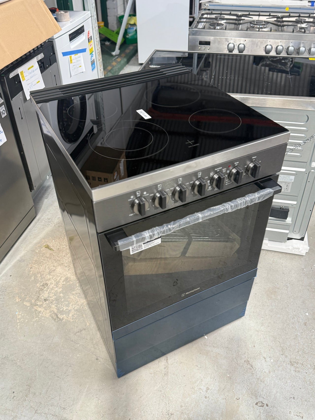 Westinghouse 60cm Electric Freestanding Oven - Dark Stainless Steel WFE646DSCB - Second Hand Appliances Geebung