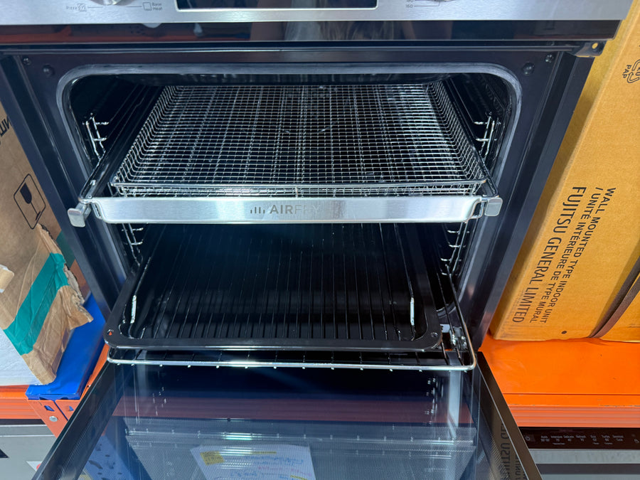 Westinghouse 60cm Multi-Function Oven with AirFry Stainless Steel WVE6516SD - Second Hand Appliances Geebung