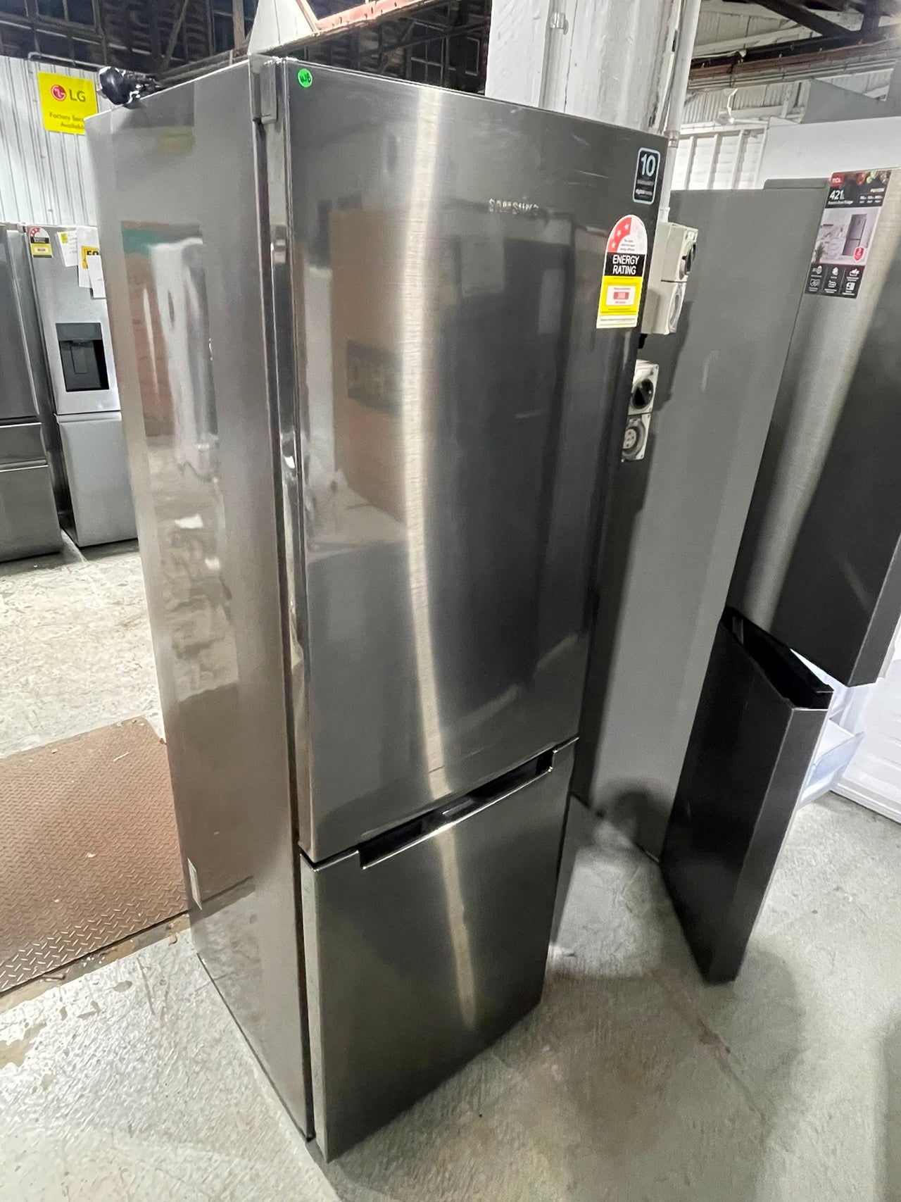Second hand Samsung 350L Bottom Mount Refrigerator – Stainless Steel  Model: SRL350LS