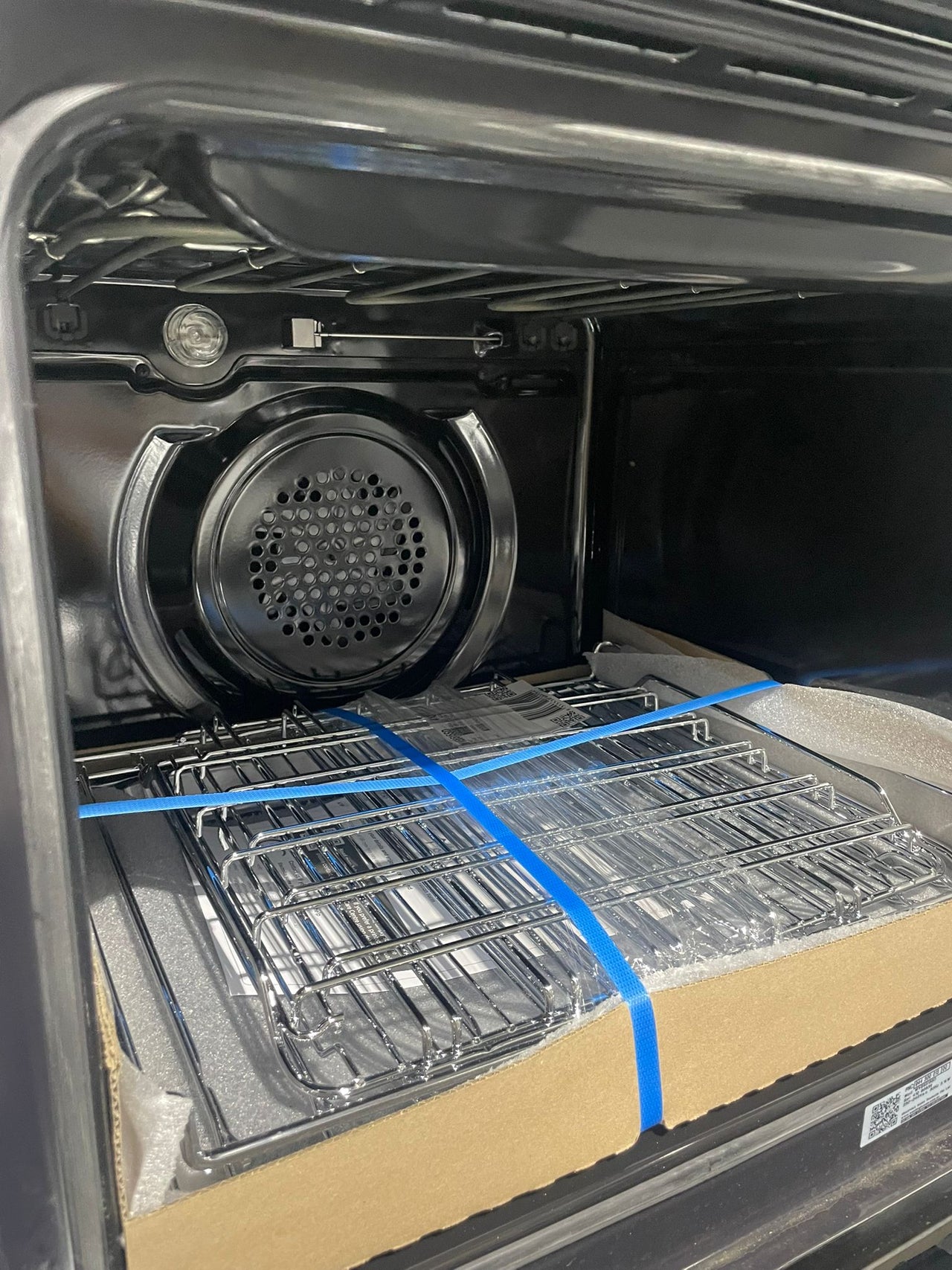 Transportation damaged Westinghouse 60cm Multi-Function Built-In Electric Oven – Stainless Steel WVE6515SD - Second Hand Appliances Geebung