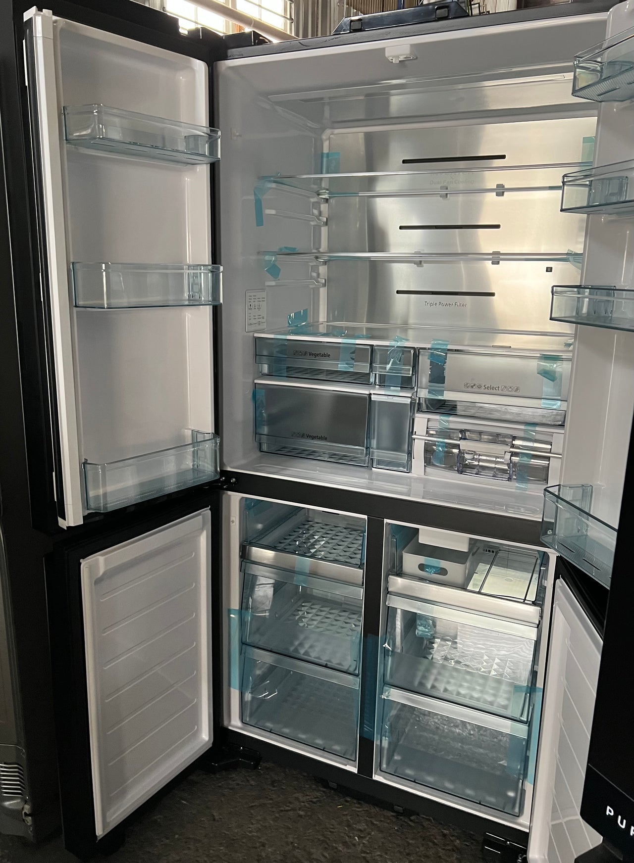 FACTORY SECOND HITACHI 638L FRENCH DOOR INVERTER FRIDGEMATTE GLASS