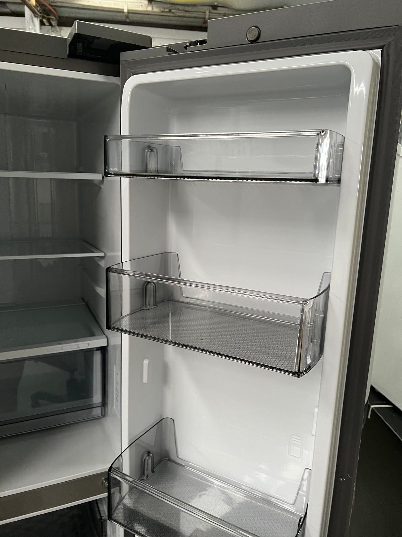 Transportation damaged Samsung 649L French Door Fridge SRF7300SA - Second Hand Appliances Geebung