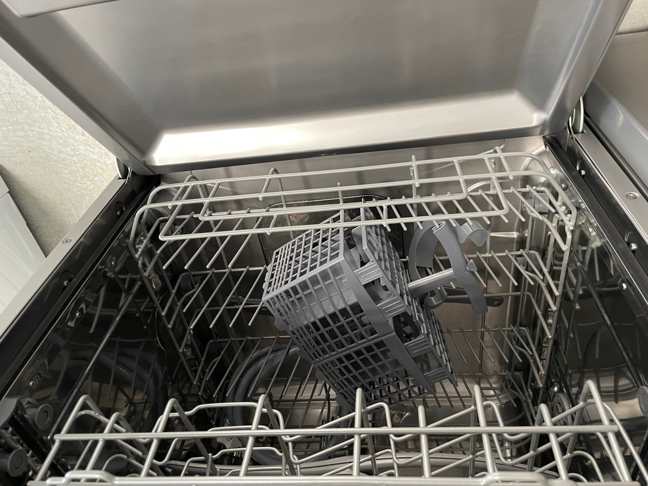 Factory Second Haier Stainless Steel Freestanding Dishwasher HDW13V1S1 - Second Hand Appliances Geebung