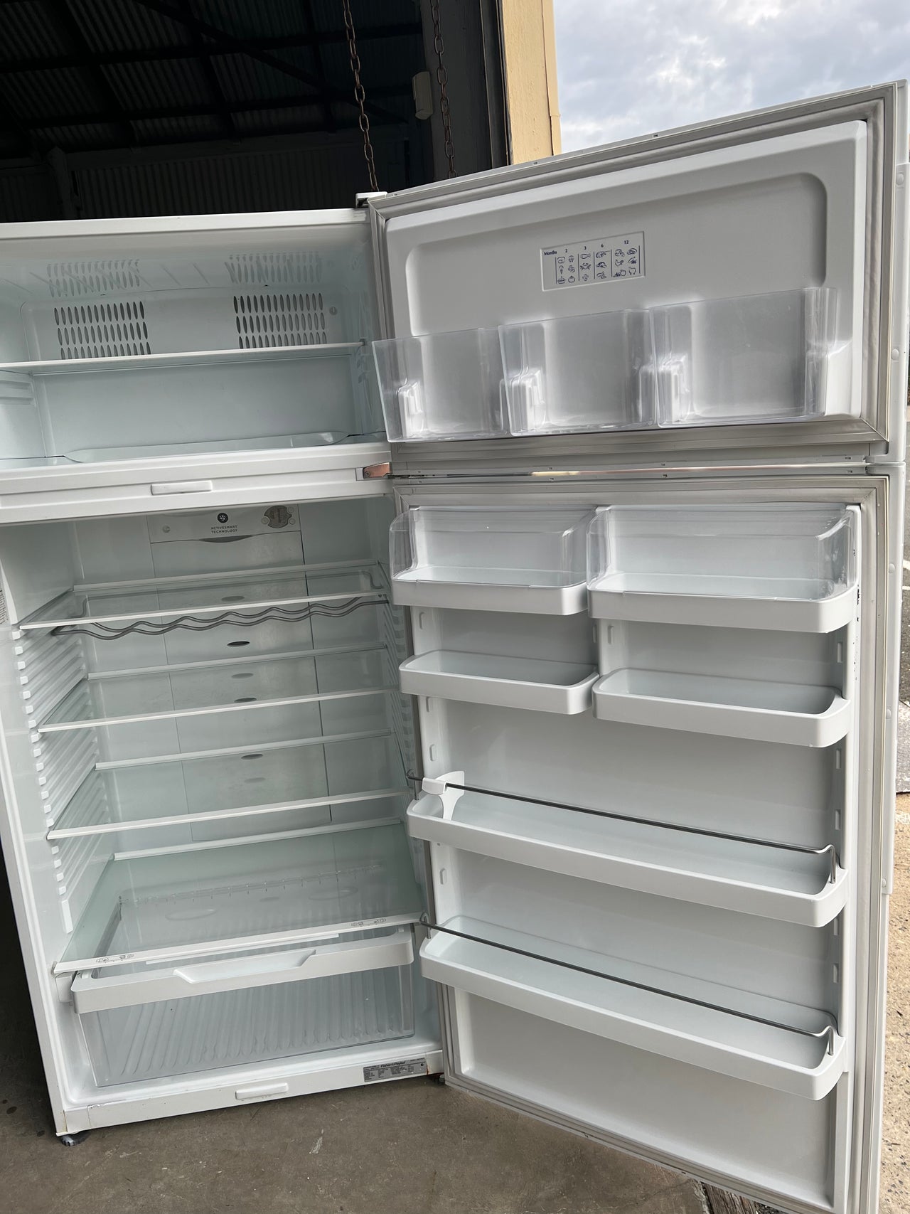 Second hand 517L Fisher & Paykel Fridge E521TRT2 - Second Hand Appliances Geebung