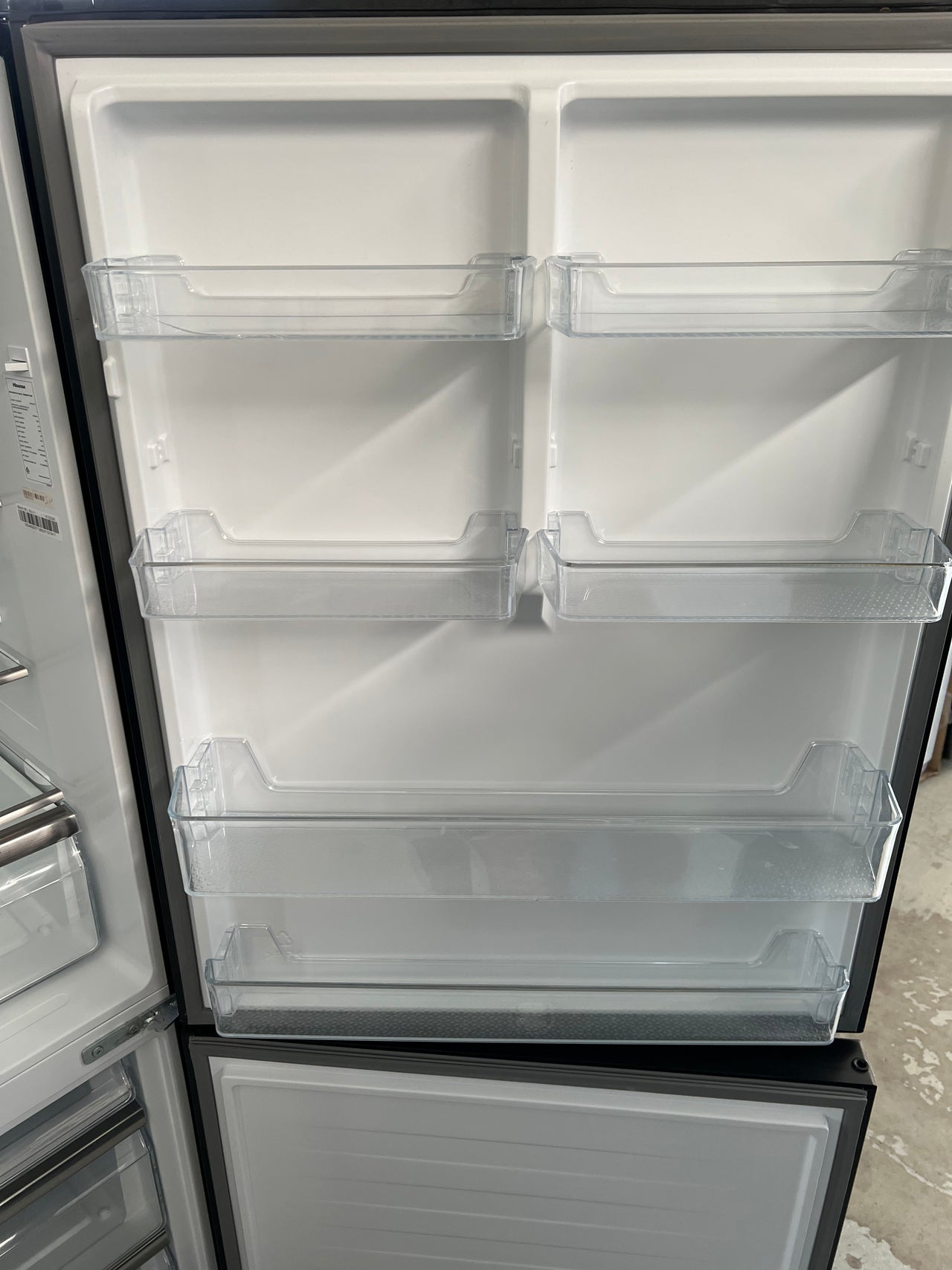 Factory second Hisense 519L PureFlat Bottom Mount Fridge HR6BMFF519B