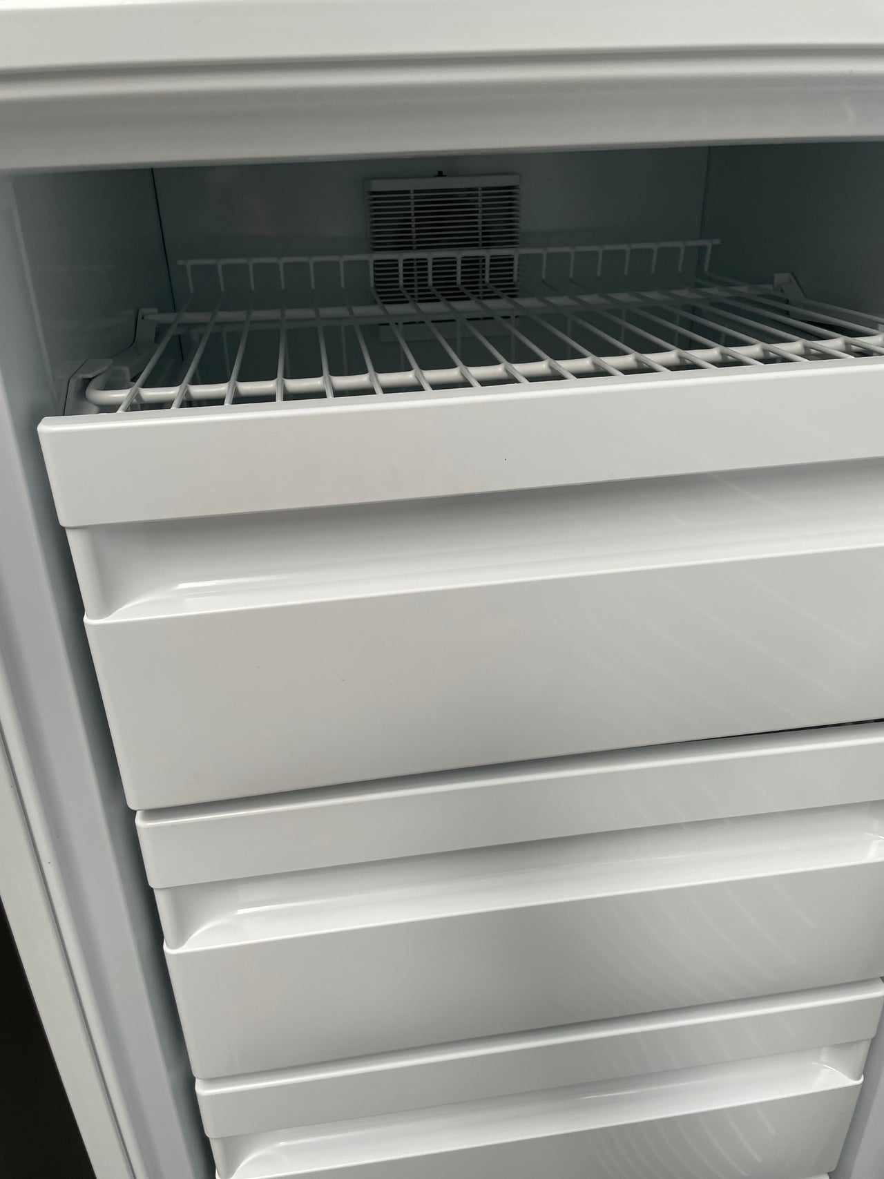 Second hand Fisher & Paykel N388 389L Upright Freezer - Second Hand Appliances Geebung