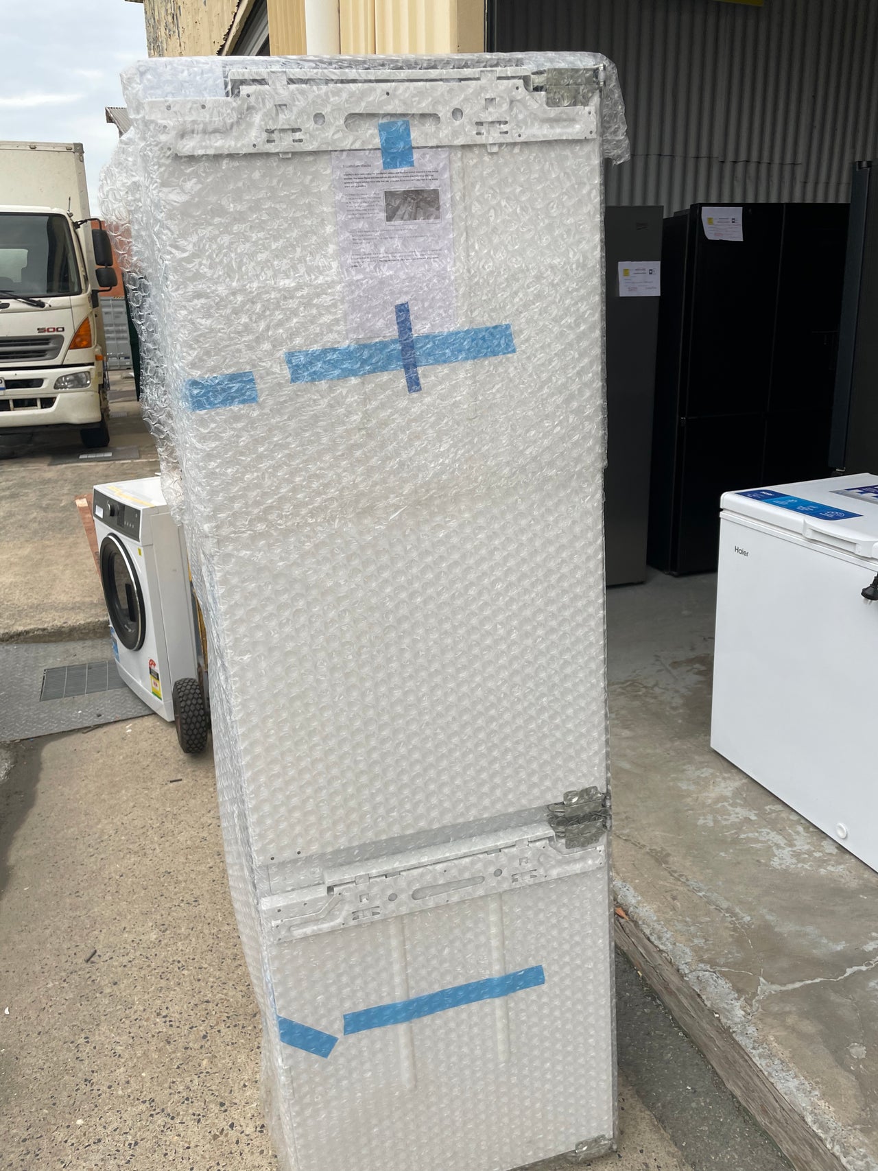 Factory second Fisher & Paykel 236L Integrated Bottom Mount Fridge RB60V18 - Second Hand Appliances Geebung