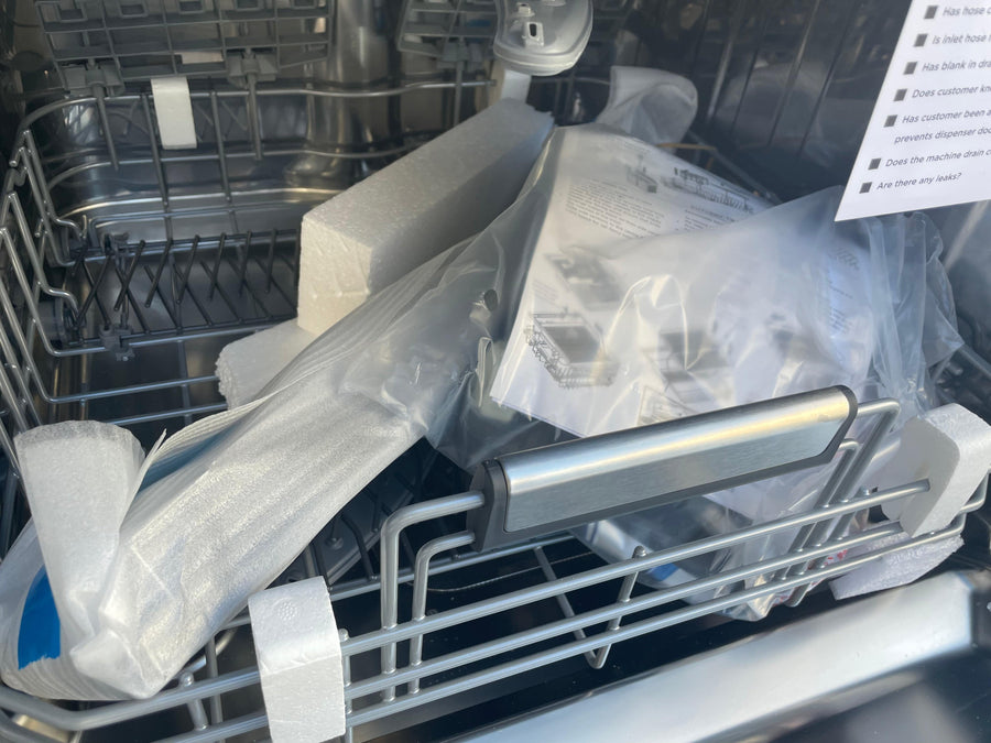 Factory second Fisher&Paykel 60cm under bench dishwasher DW60UZ6B - Second Hand Appliances Geebung