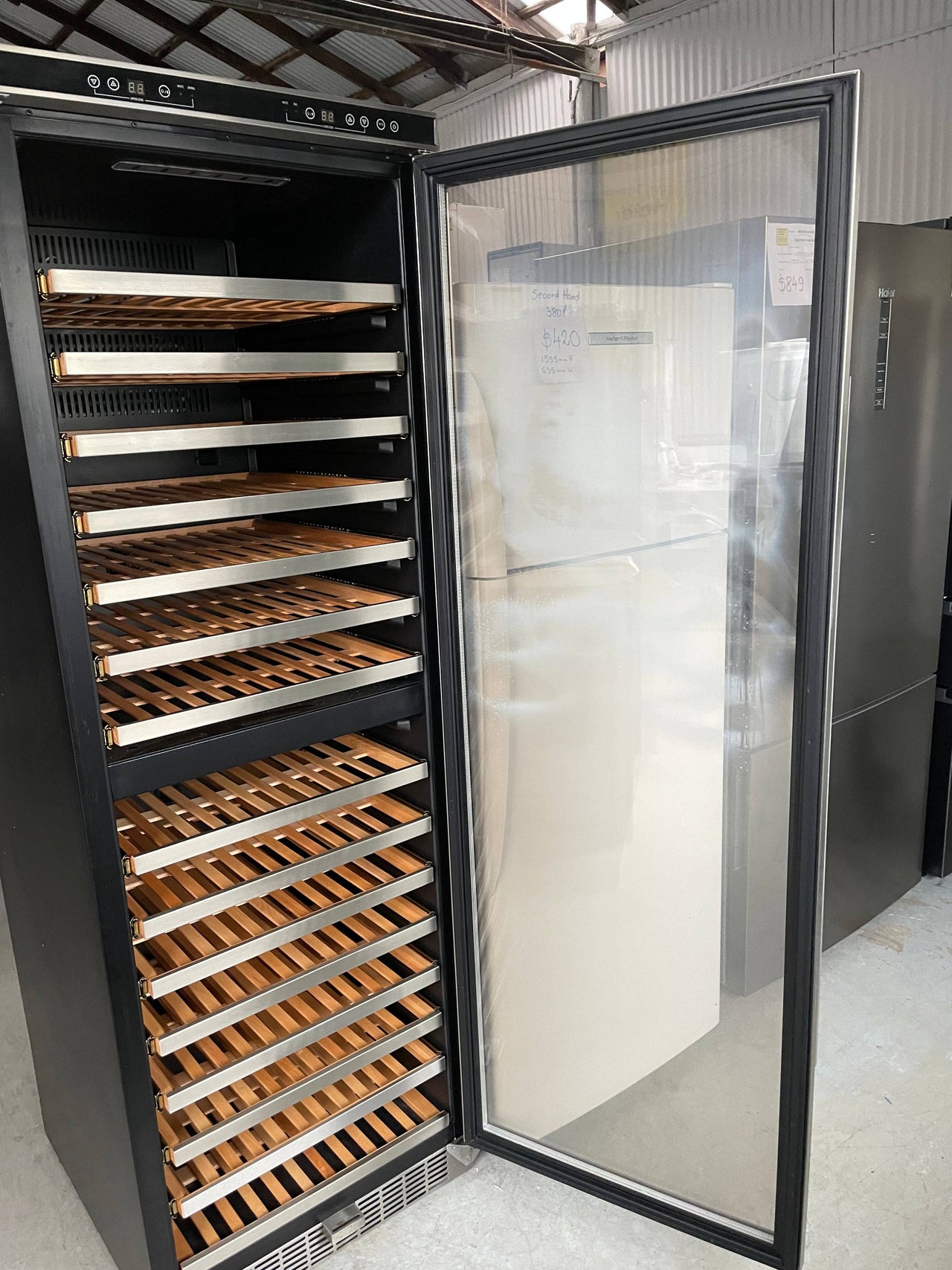 Second hand Delonghi 155 Bottle Dual Zone Wine Storage Cabinet DEWC155D - Second Hand Appliances Geebung