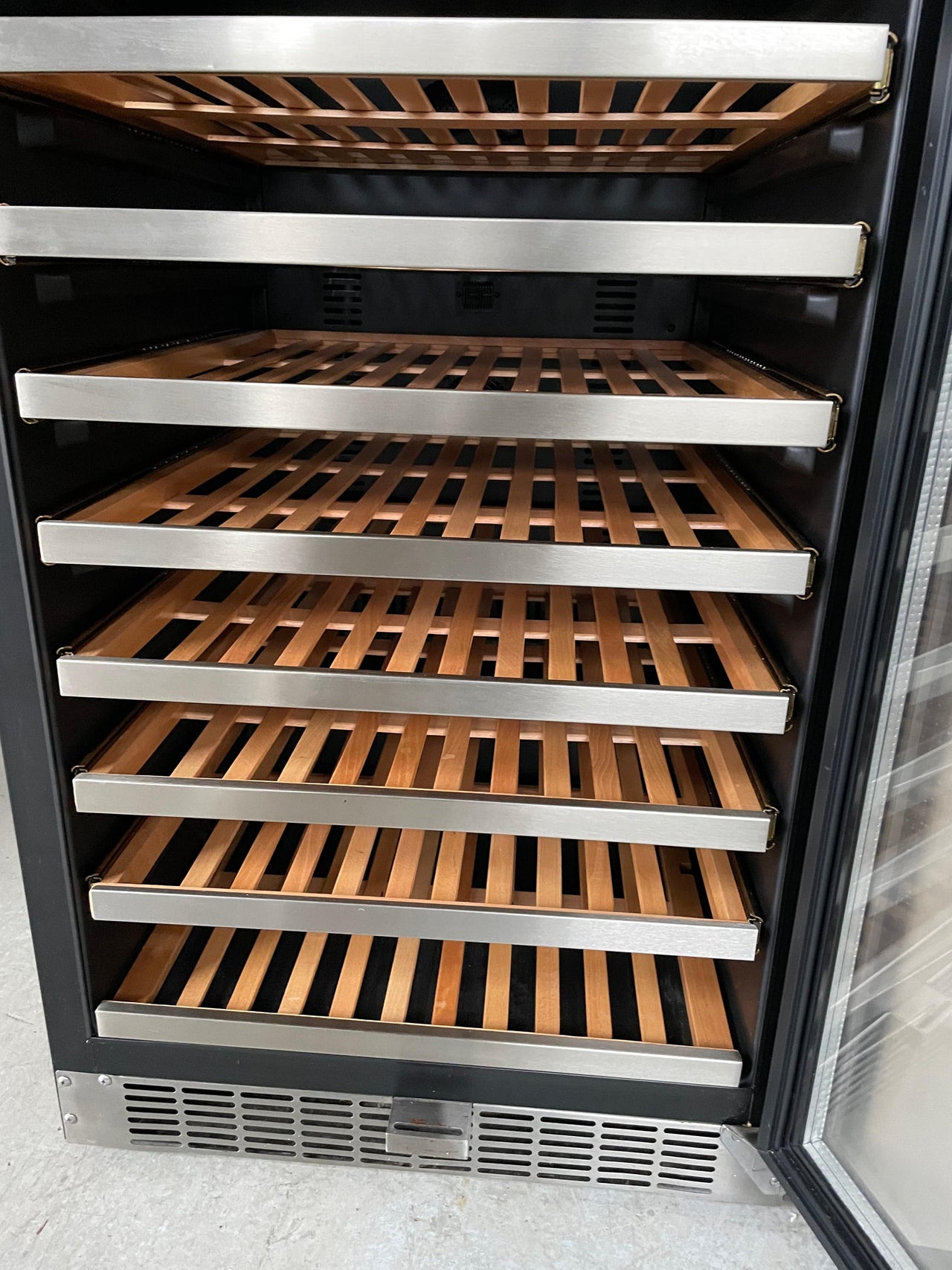 Second hand Delonghi 155 Bottle Dual Zone Wine Storage Cabinet DEWC155D - Second Hand Appliances Geebung