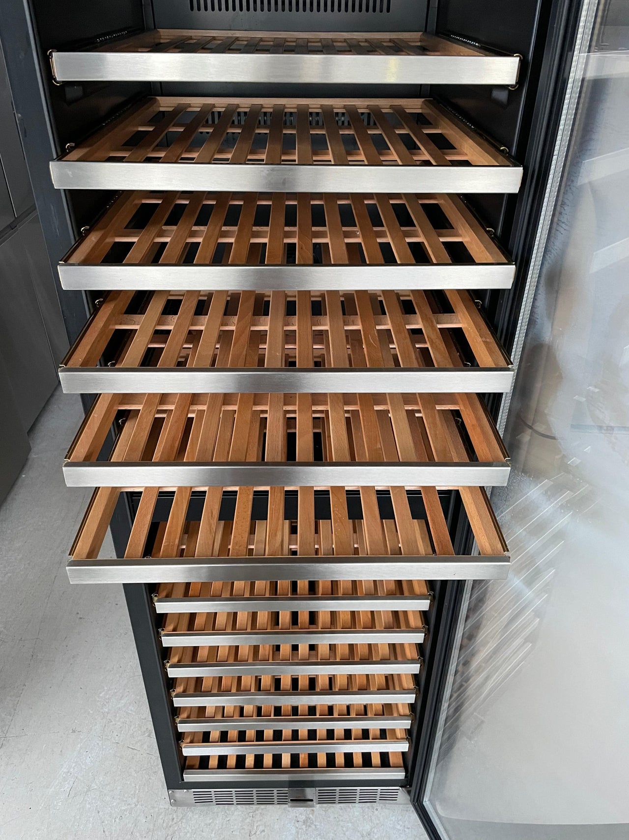 Second hand Delonghi 155 Bottle Dual Zone Wine Storage Cabinet DEWC155D - Second Hand Appliances Geebung